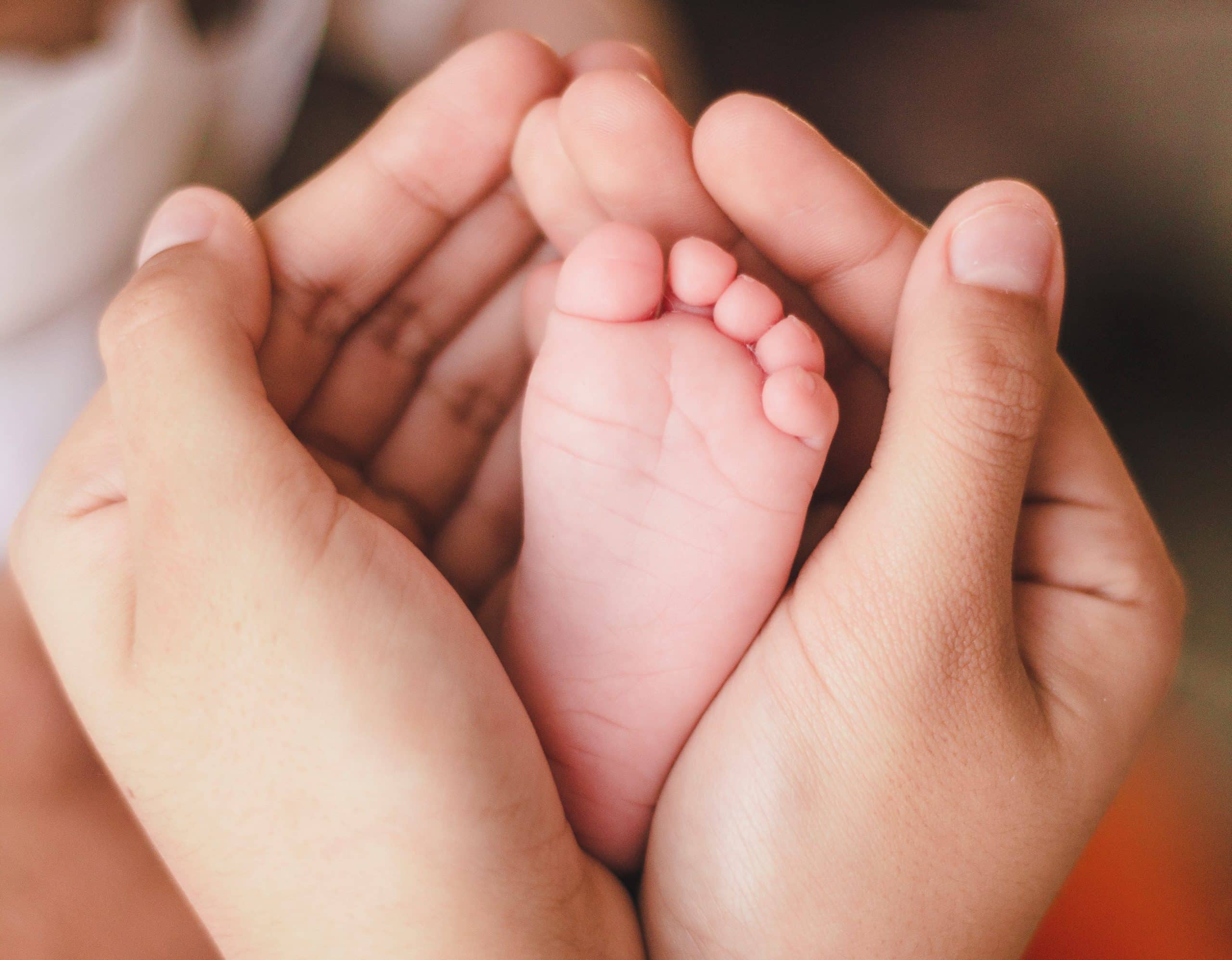 Bébé manipulé par un ostéopathe